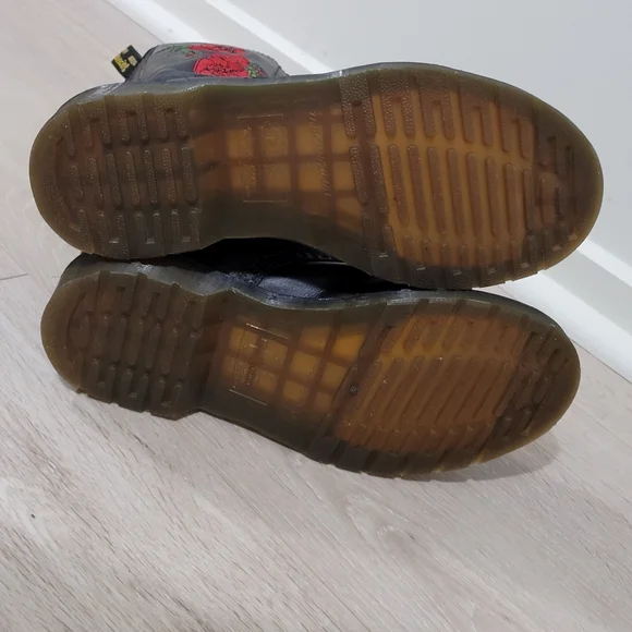 Dr Martens Womens Boots EU37 UK4 US6 Vonda Embroidered Red Roses 14 eyelet Black - Picture 10 of 16